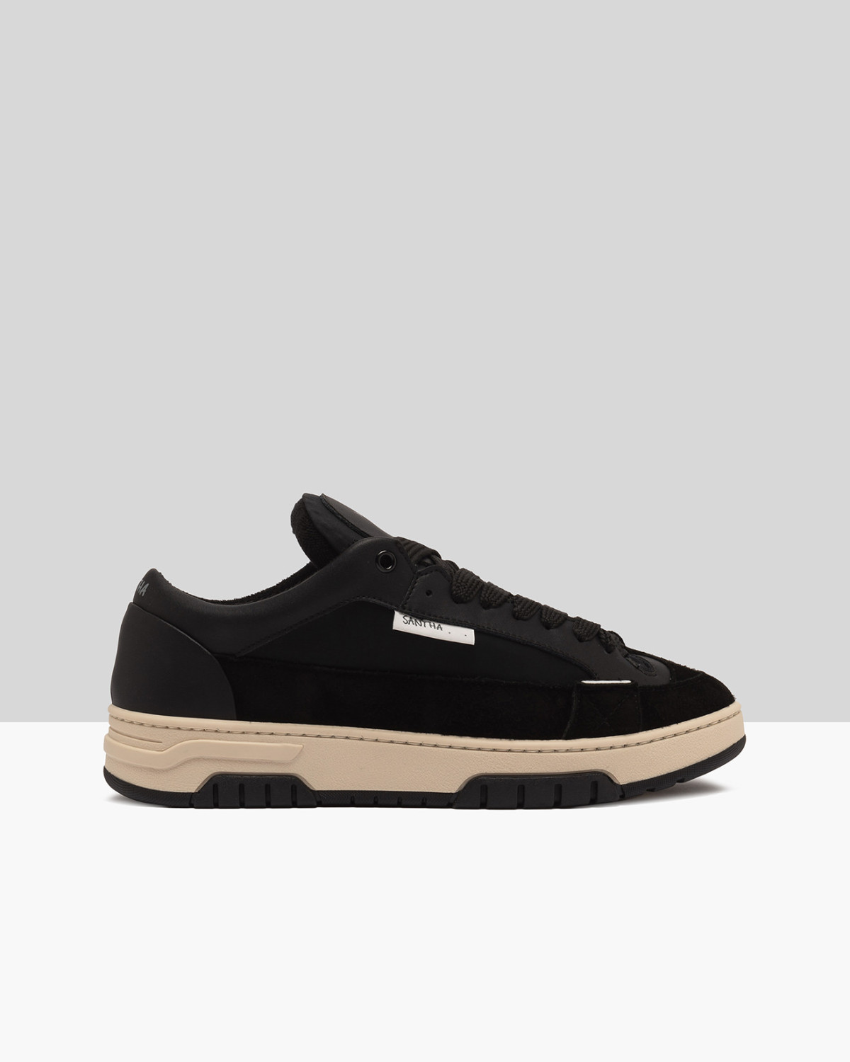 SANTHA: SANTHA MODEL 1 CUT SPORTY BLACK