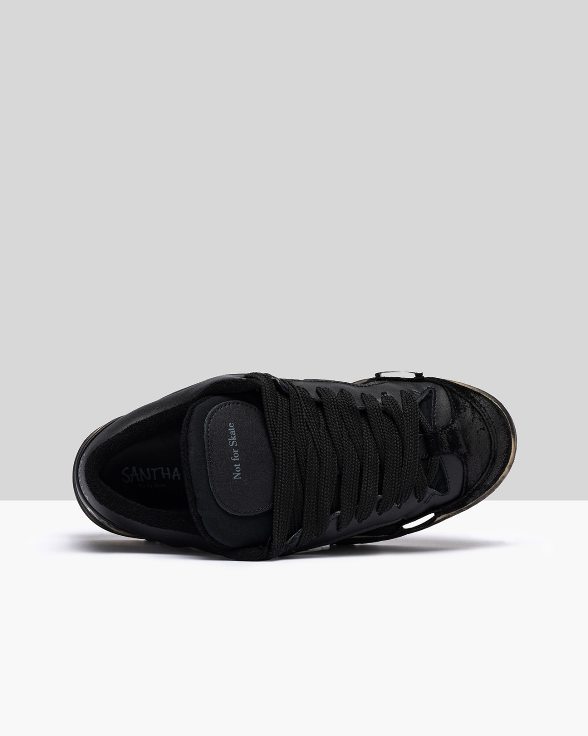 SANTHA: SANTHA 1 CUT DESTROYED BLACK                                                                        