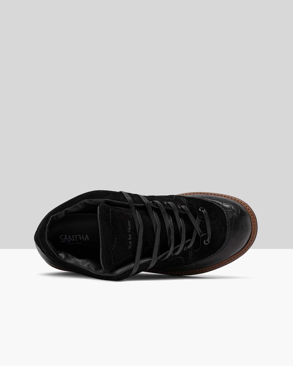 SANTHA: SANTHA DOLOMIA SUEDE TOTAL BLACK 