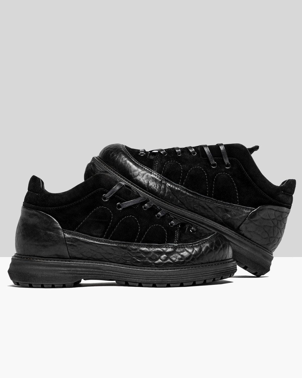 SANTHA: SANTHA DOLOMIA SUEDE TOTAL BLACK 