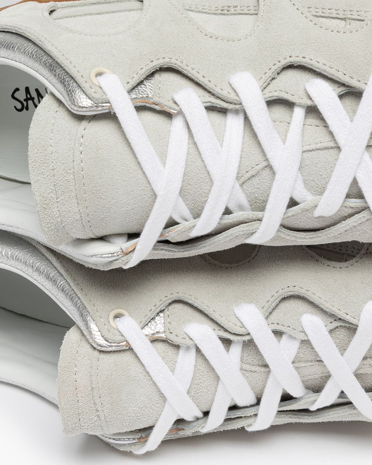 SANTHA: SANTHA LOVE PARK SUEDE WHITE-SILVER