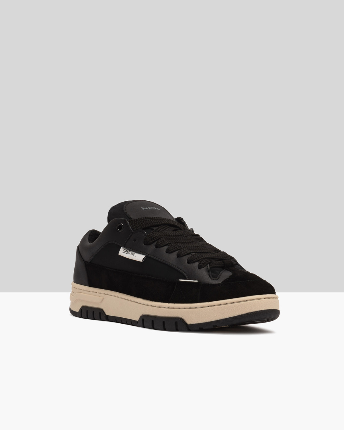 SANTHA: SANTHA MODEL 1 CUT SPORTY BLACK