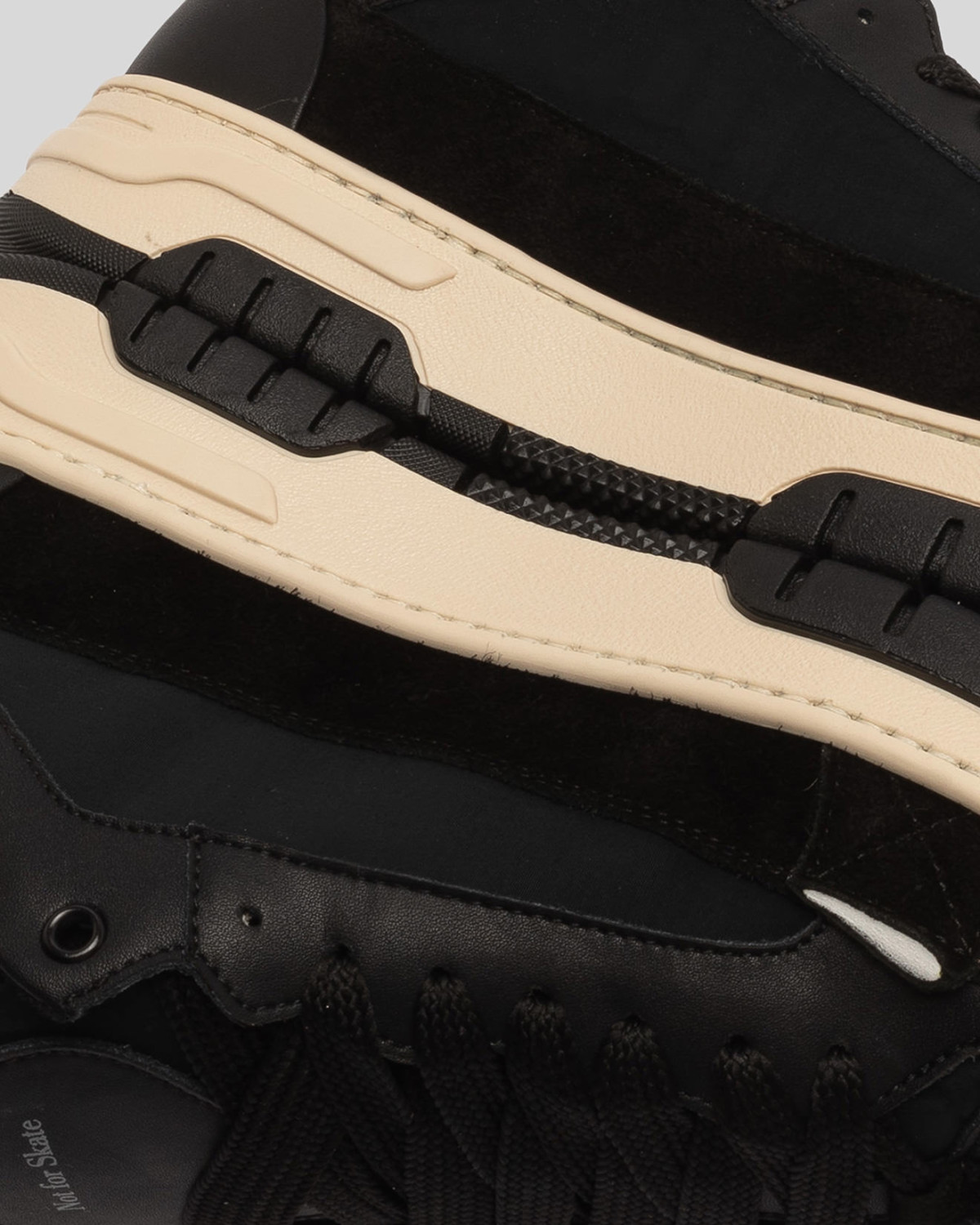 SANTHA: SANTHA MODEL 1 CUT SPORTY BLACK