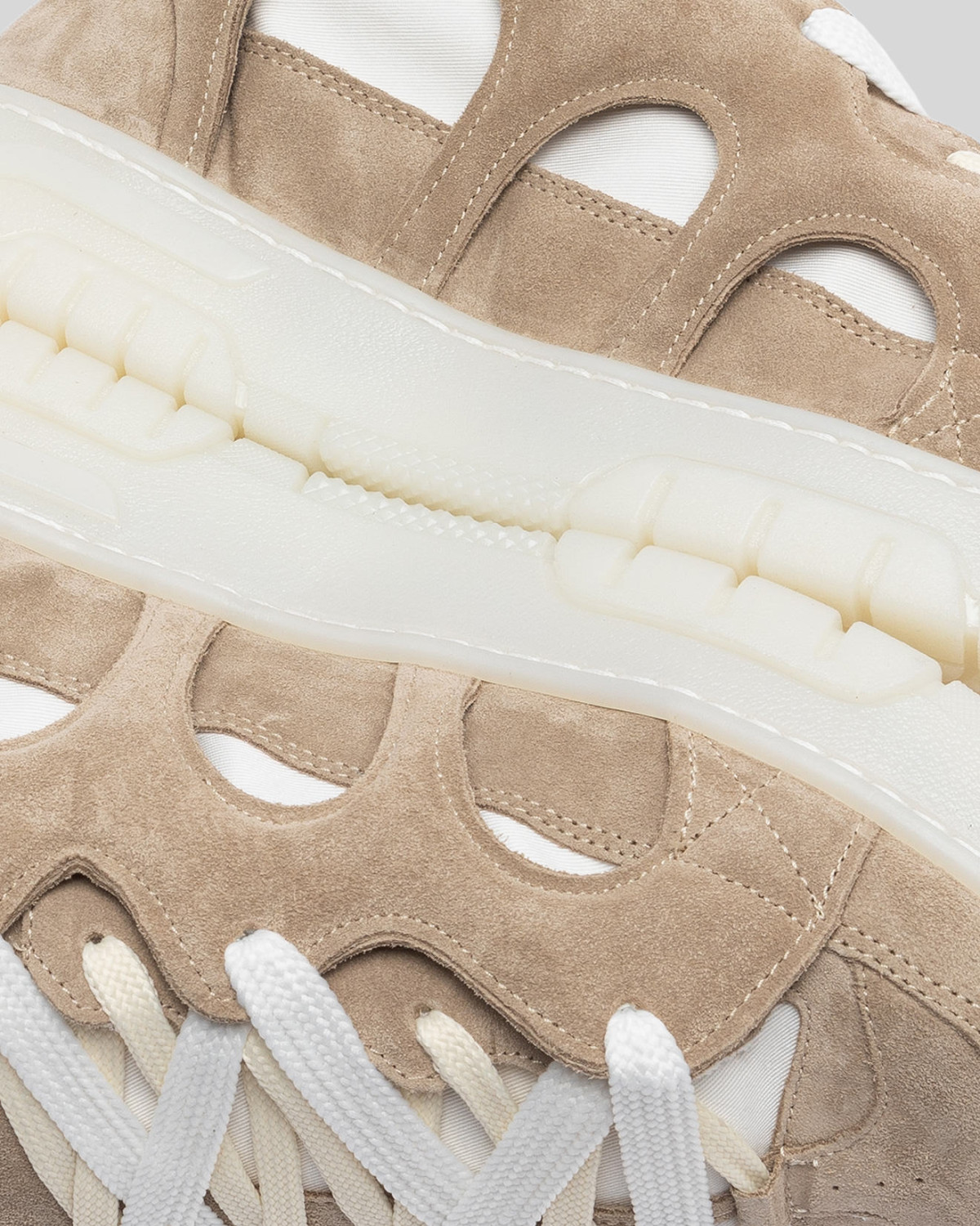 SANTHA: SANTHA MODEL 1 TOTAL SUEDE TAUPE