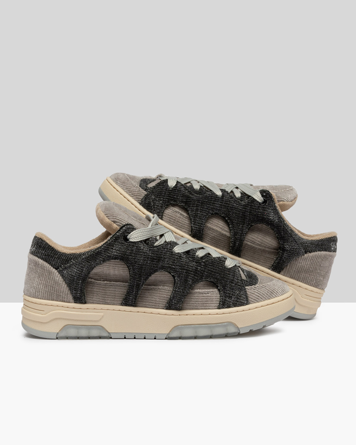 SANTHA: SANTHA MODEL 1 VELVET GRAY