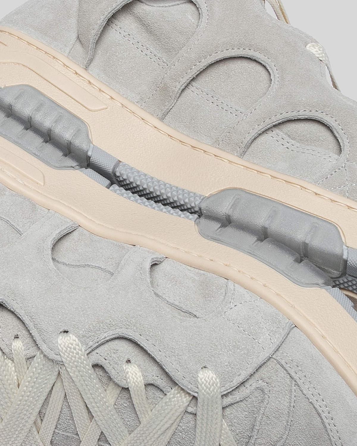 SANTHA: SANTHA MODEL 1 SUEDE LIGHT-GREY